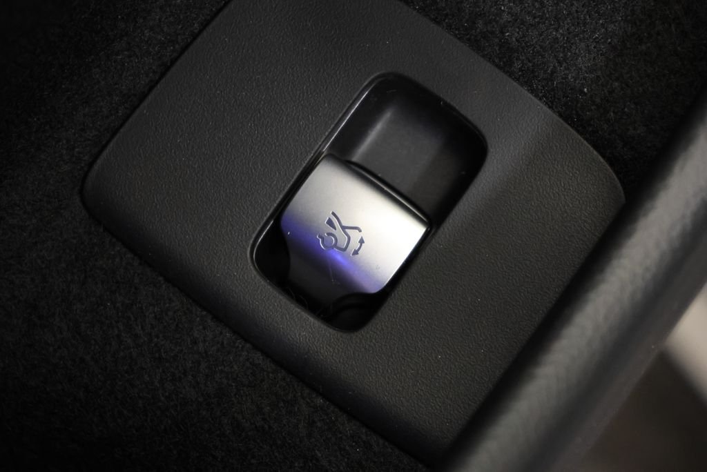 New 2026 Obsidian Black Metallic Mercedes-Benz E 450 image 31