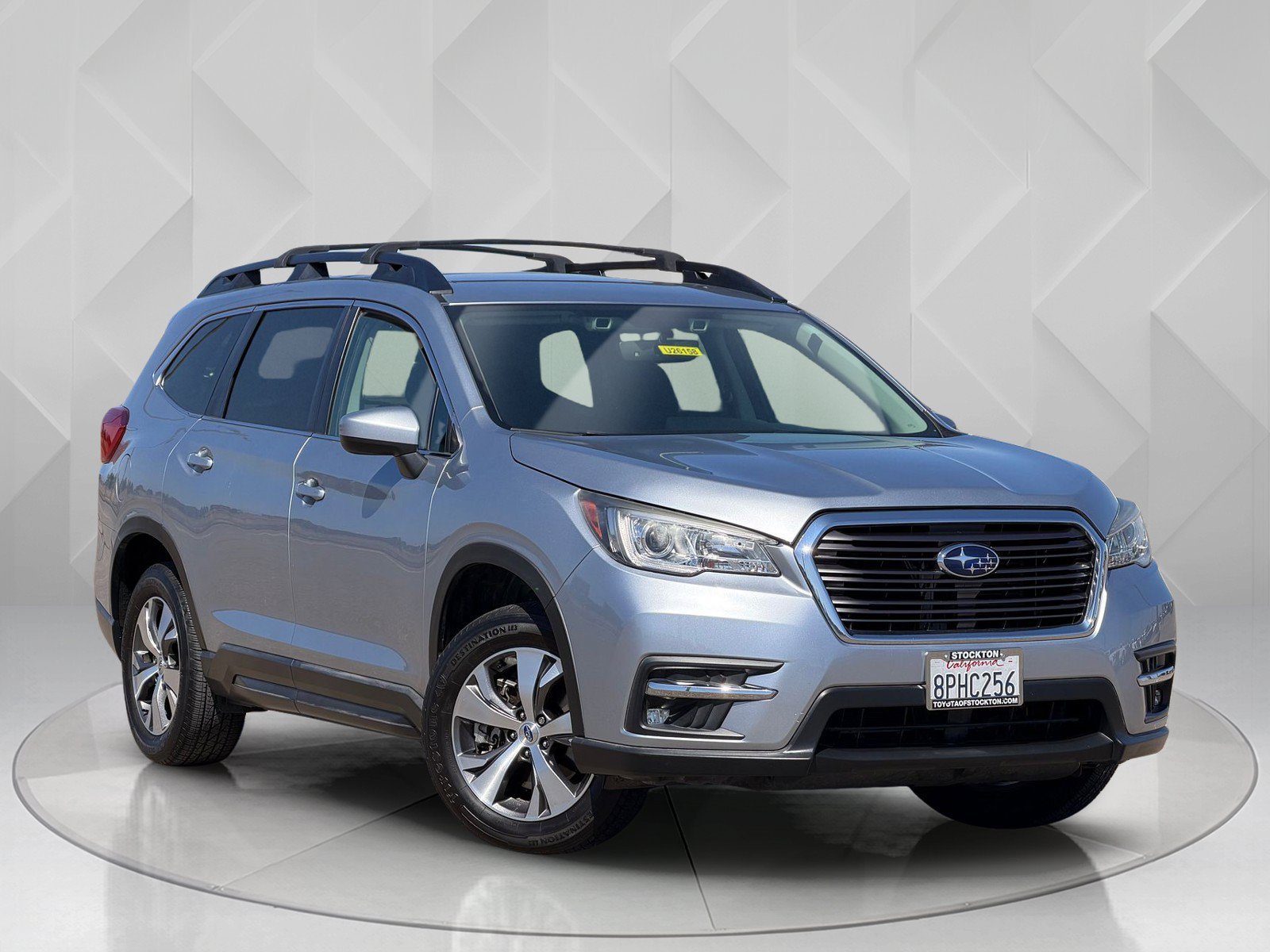 Used 2020 Ice Silver Metallic Subaru Premium image 6