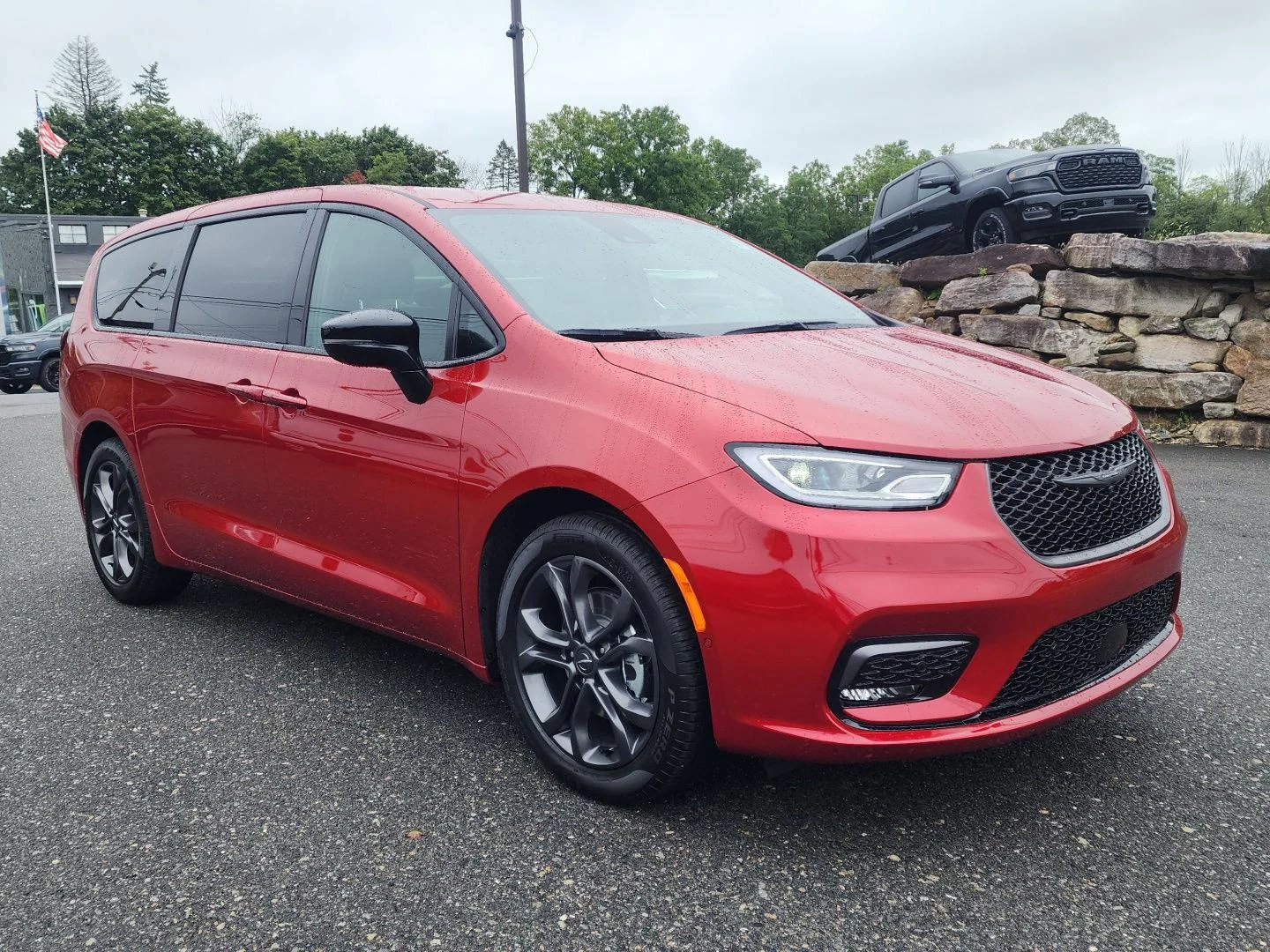 2026 Chrysler Pacifica Select - Photo 3