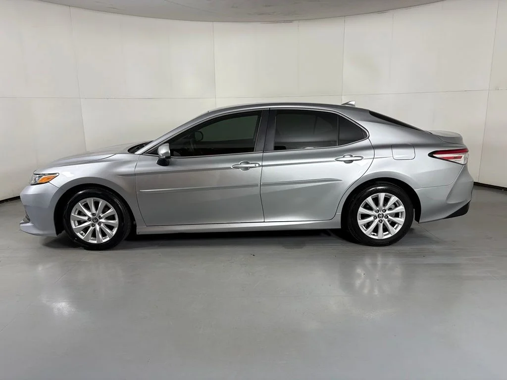 Used 2020 Silver Toyota LE image 5