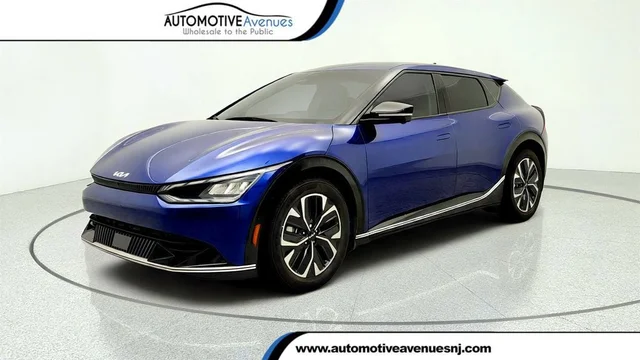 2024 Kia EV6 Wind AWD w/ Surround View, Blind-Spot Monitor & Parking Assist