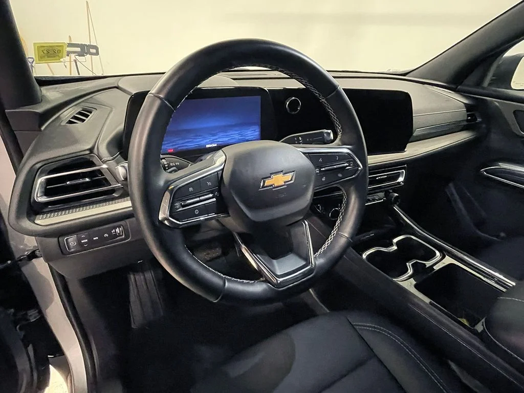 Used 2025 Gray Chevrolet LT image 23
