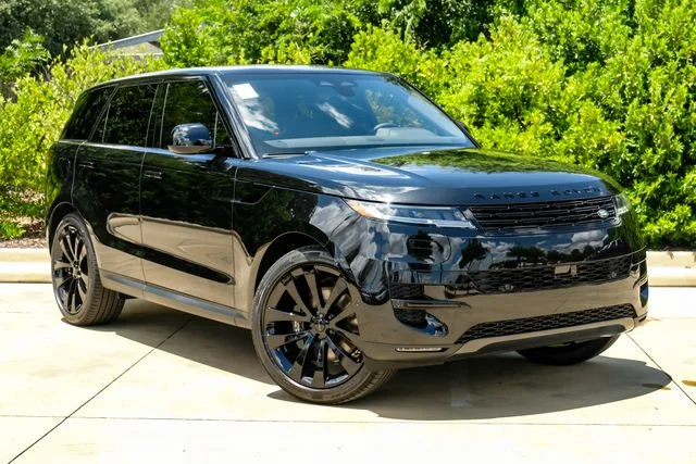 New 2026 Santorini Black Land Rover SE image 7