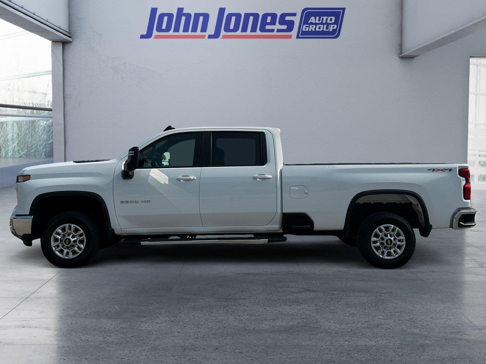 Used 2025 Summit White Chevrolet LT image 2