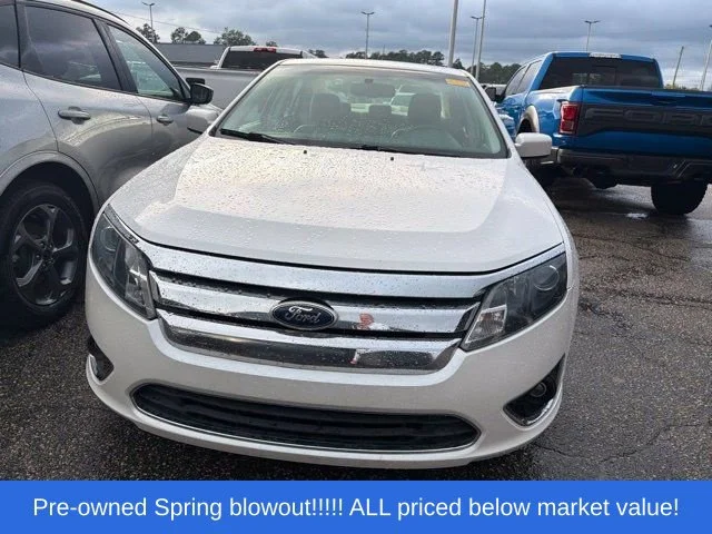 Used 2010 White Ford SEL image 2