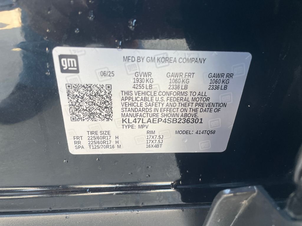 Used 2025 Black Buick Preferred image 30