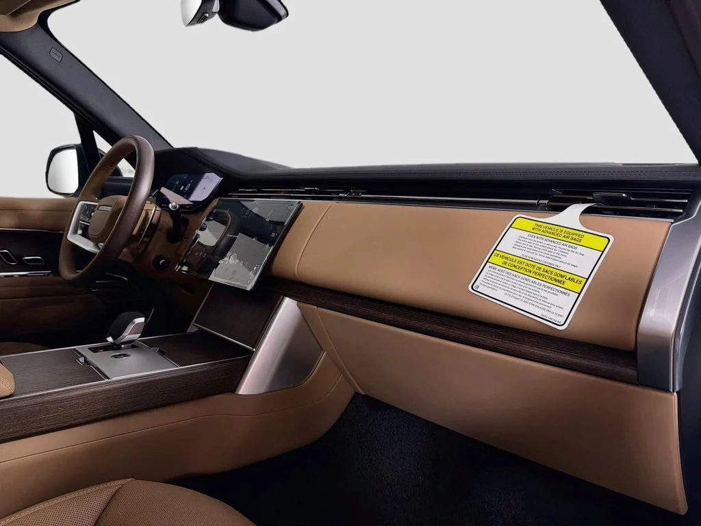 New 2026 Fuji White Land Rover SE image 31