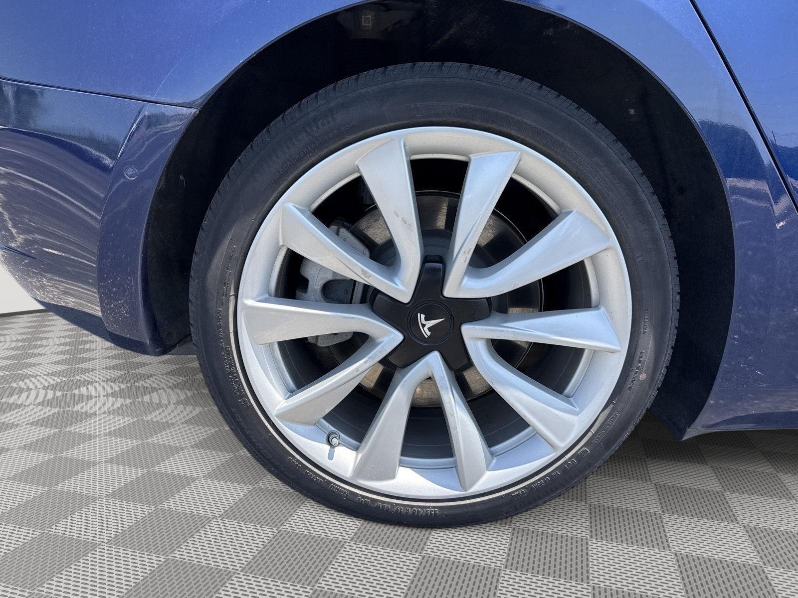 Used 2020 Deep Blue Metallic Tesla Long Range image 16