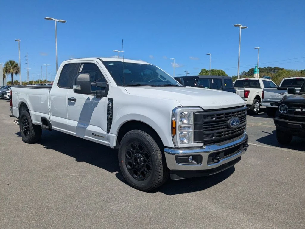 New 2026 Oxford White Ford XL image 2