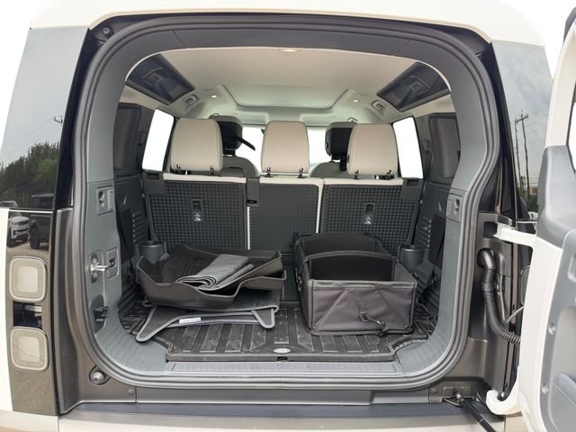 New 2026 Fuji White Land Rover S image 18