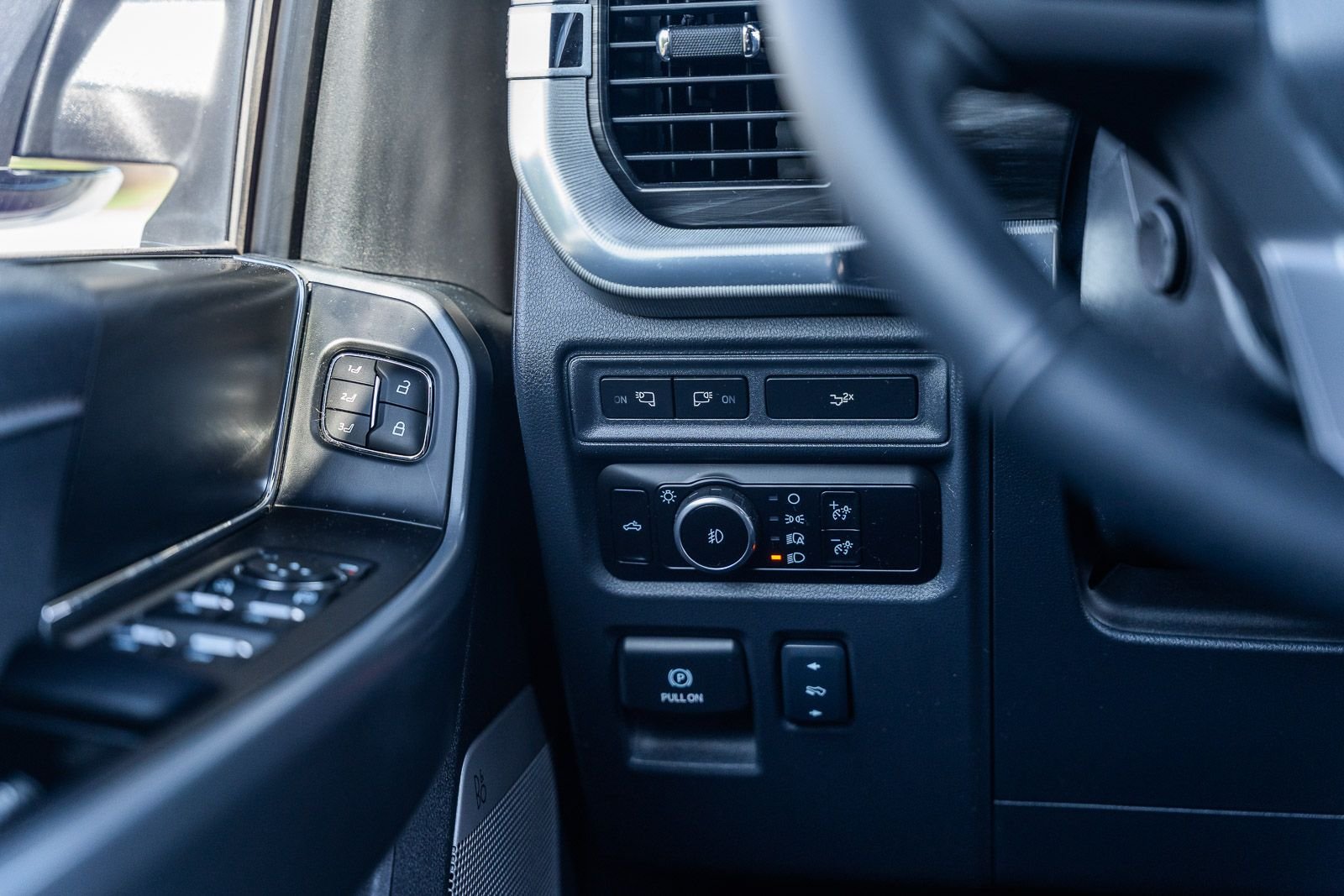 Used 2024 Black Ford Lariat image 26