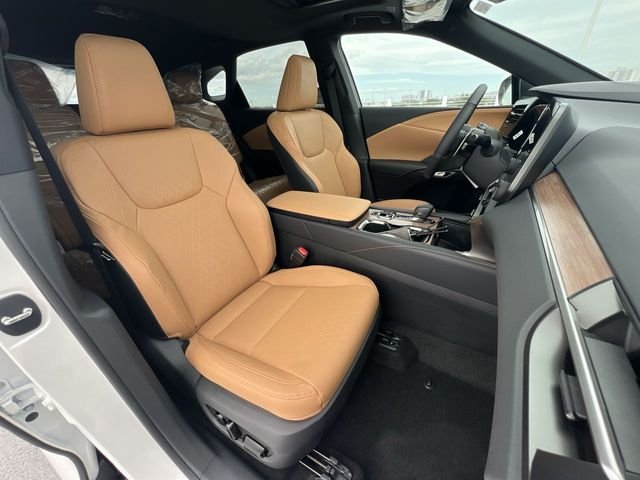 Used 2024 White Lexus 350h Premium Plus image 25