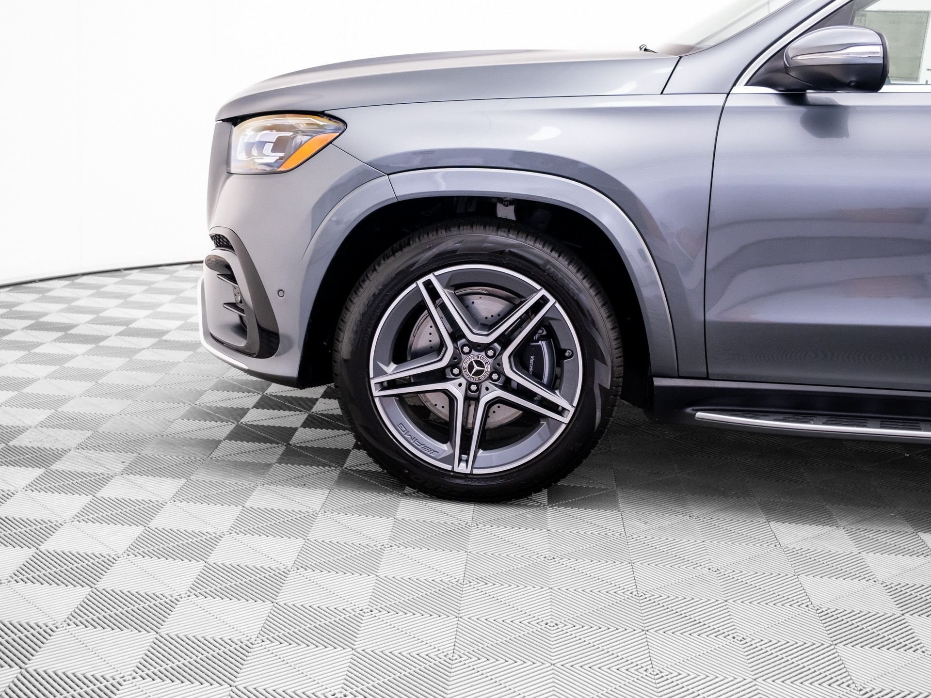New 2026 Selenite Grey Metallic Mercedes-Benz GLS 450 image 36