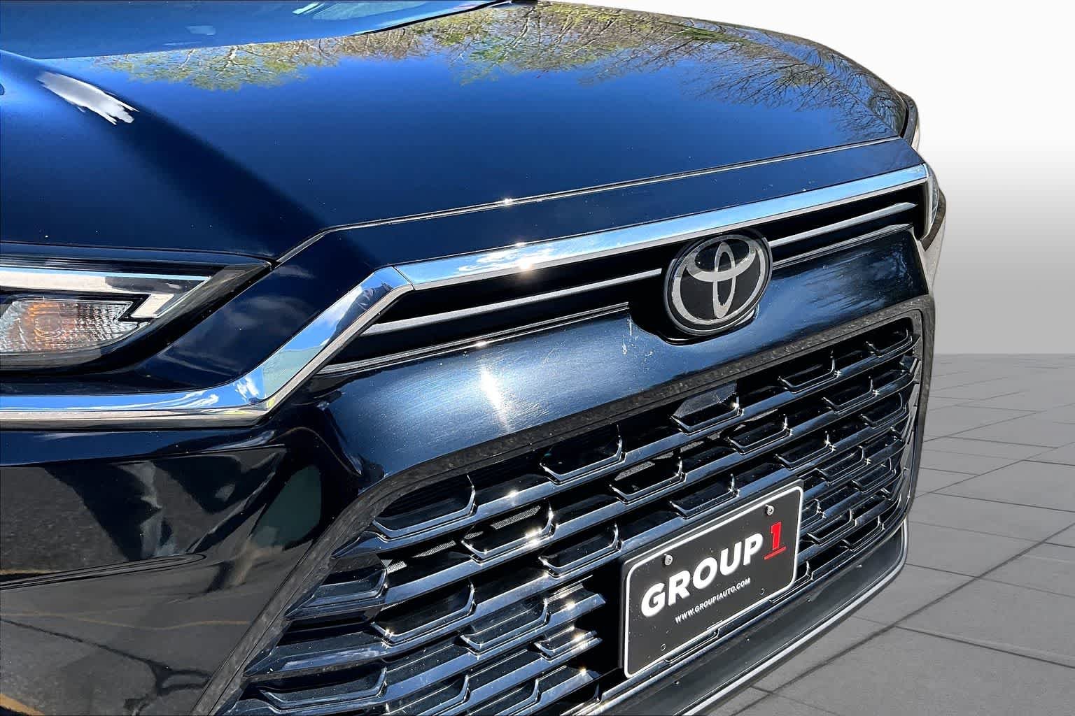 Used 2024 Midnight Black Metallic Toyota XLE image 32