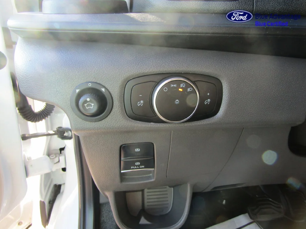 Certified Used 2026 Oxford White Ford Base image 31