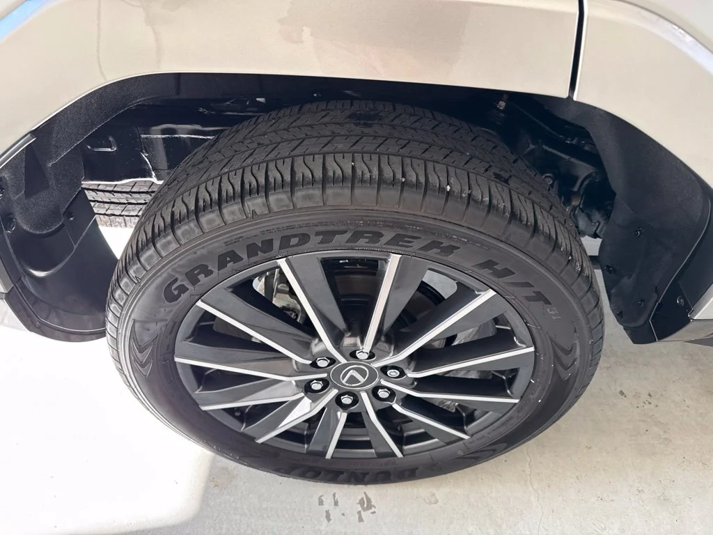 Used 2025 Silver Lexus 550 Luxury+ image 4