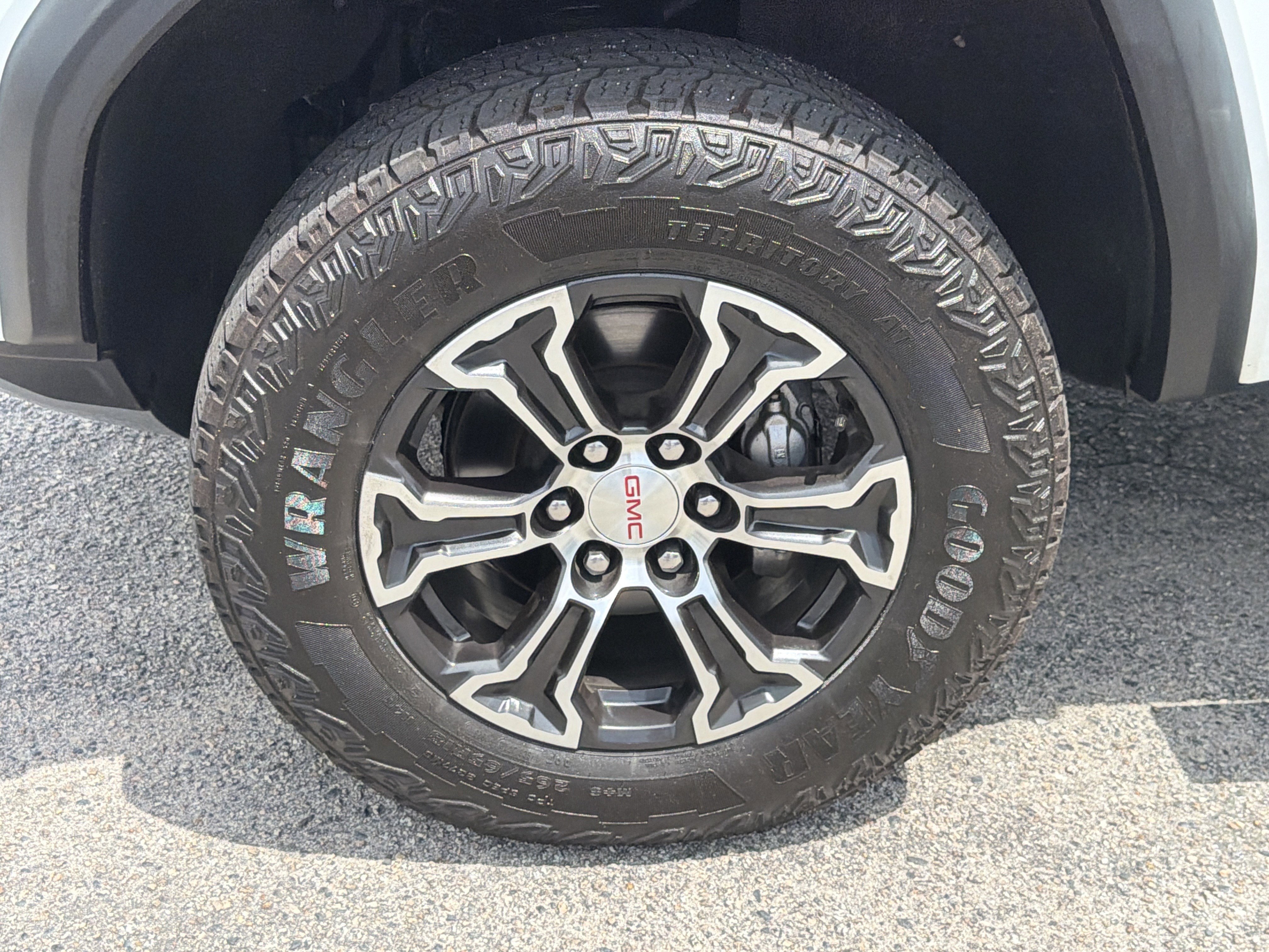 Used 2023 Summit White GMC 4WD AT4 image 35