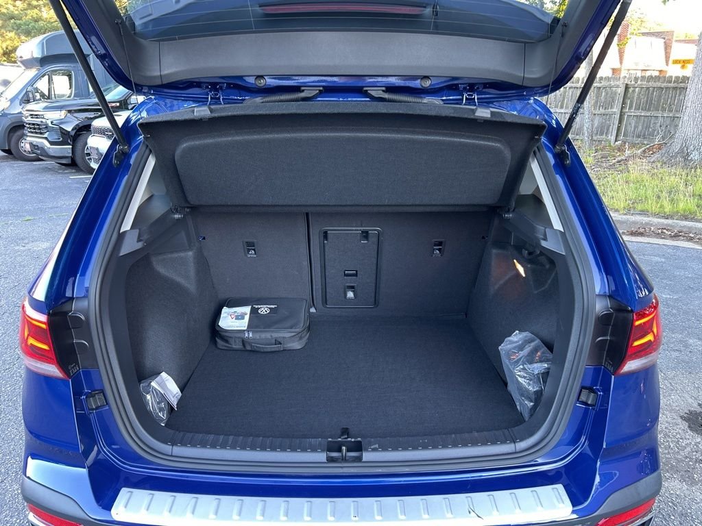 Used 2022 Blue Volkswagen 1.5T SE image 24