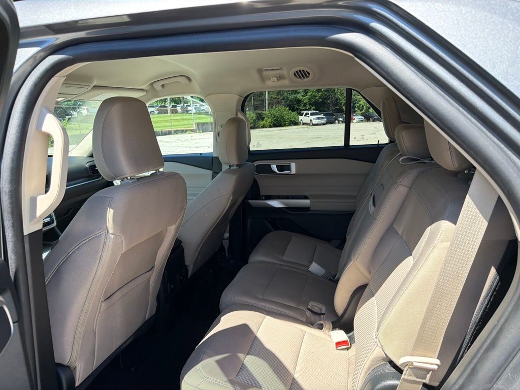 Used 2023 Gray Metallic Ford XLT image 9