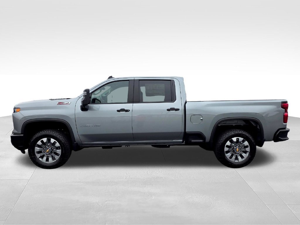 2026 Chevrolet Silverado 2500 HD Custom - Photo 2