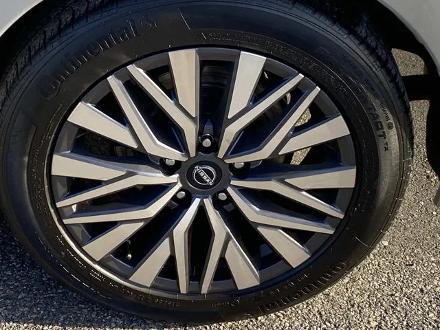 Used 2023 Silver Nissan 2.5 SV image 30