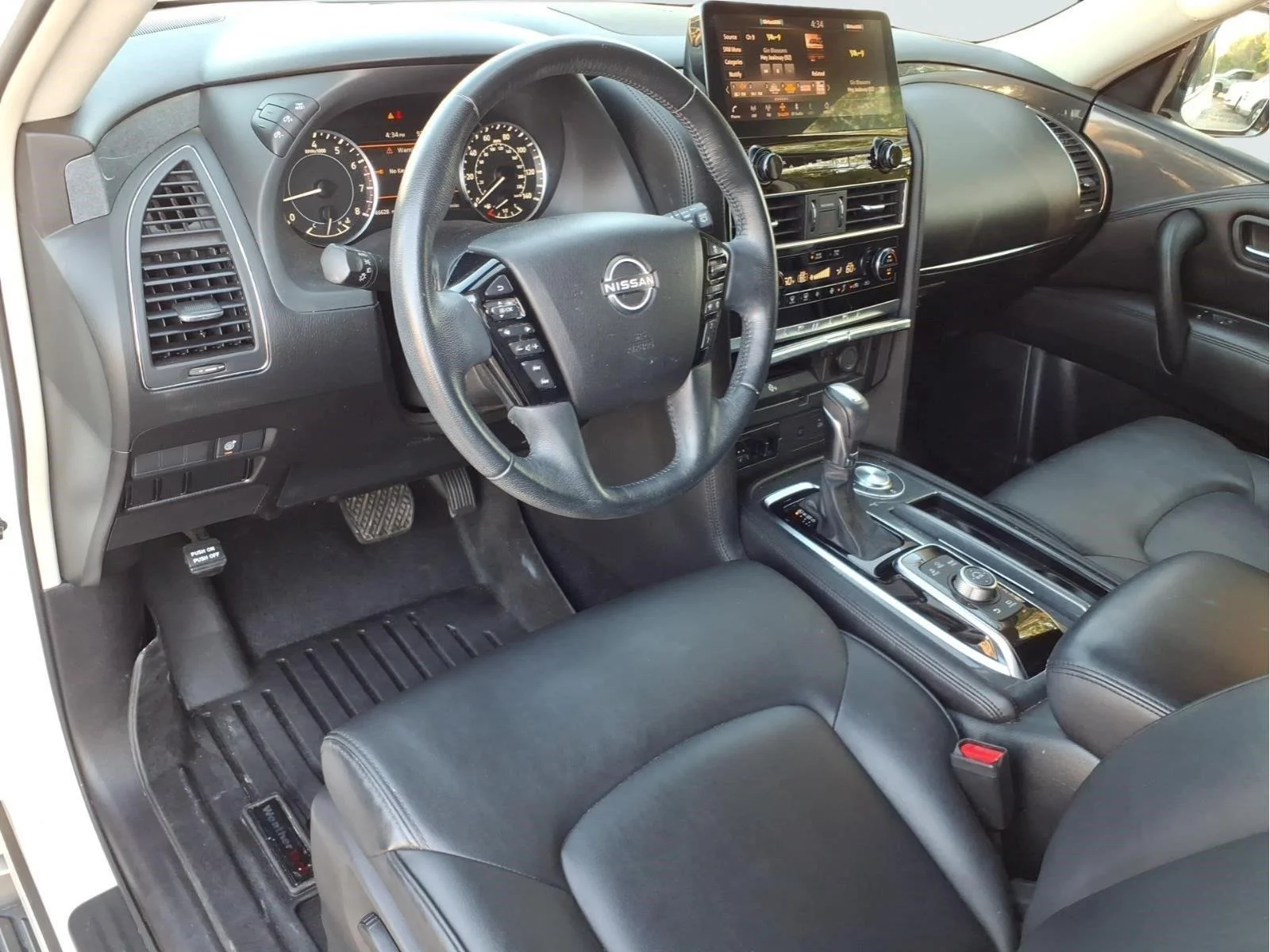 Used 2023  Nissan SV image 17