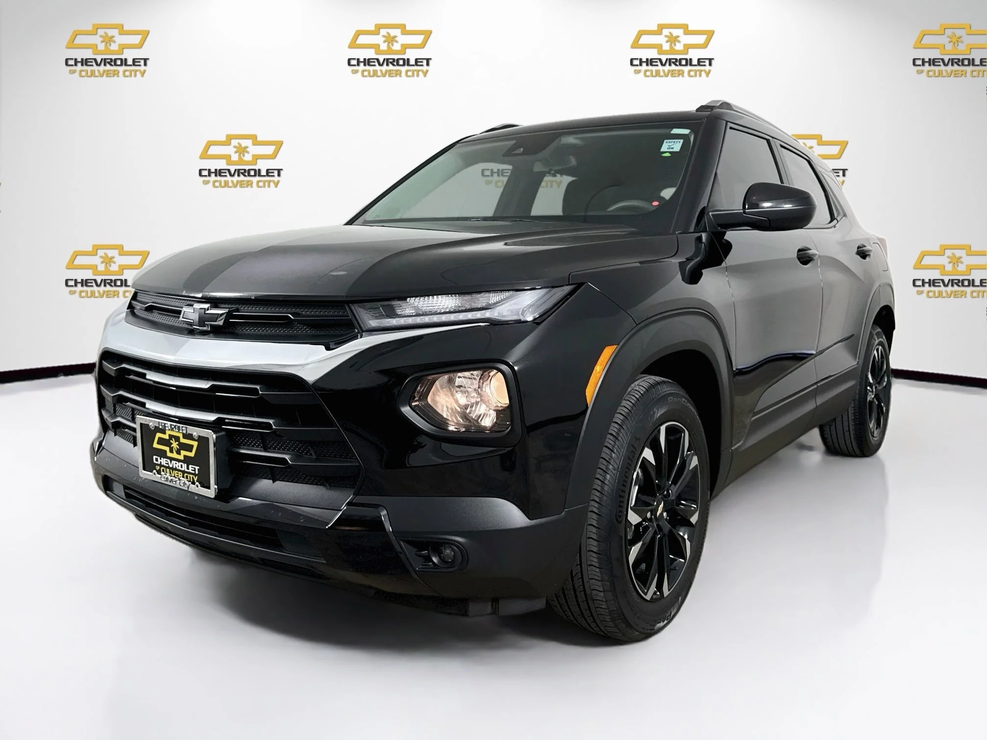 Used 2022 Mosaic Black Metallic Chevrolet LT image 3