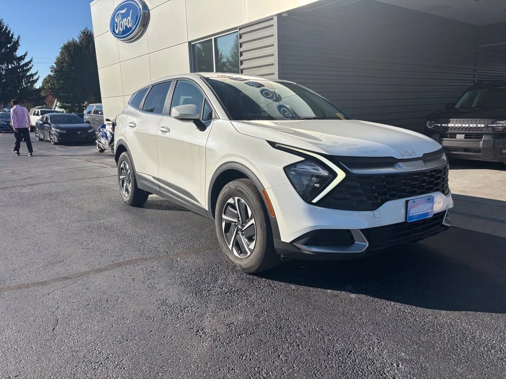 Certified Used 2023 White Kia LX image 2