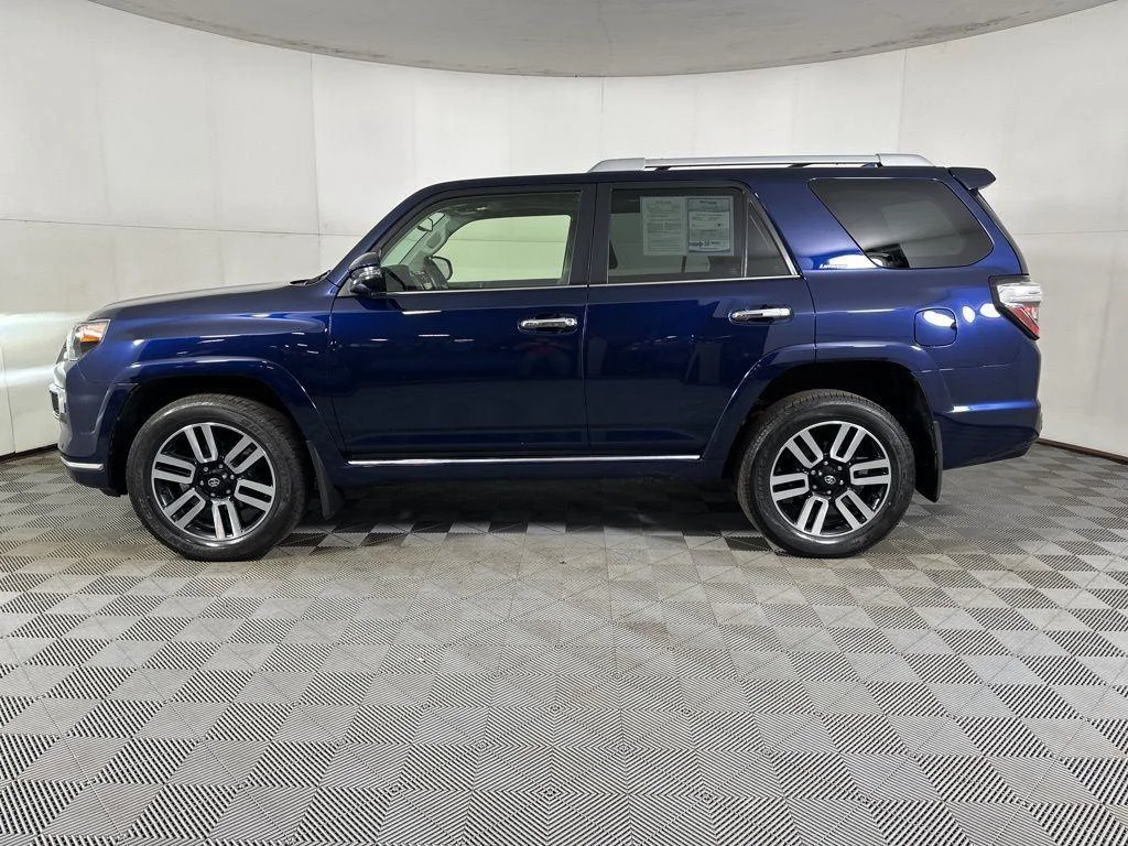 Used 2022 Nautical Blue Metallic Toyota Limited image 17