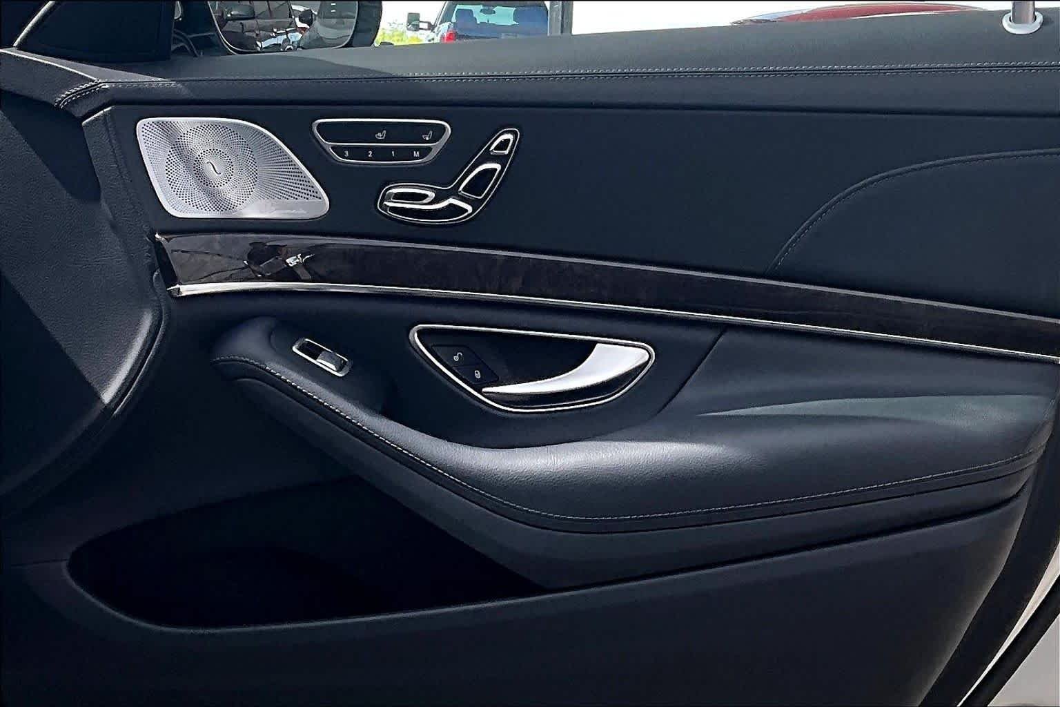 Used 2015 Iridium Silver Metallic Mercedes-Benz S 550 image 15