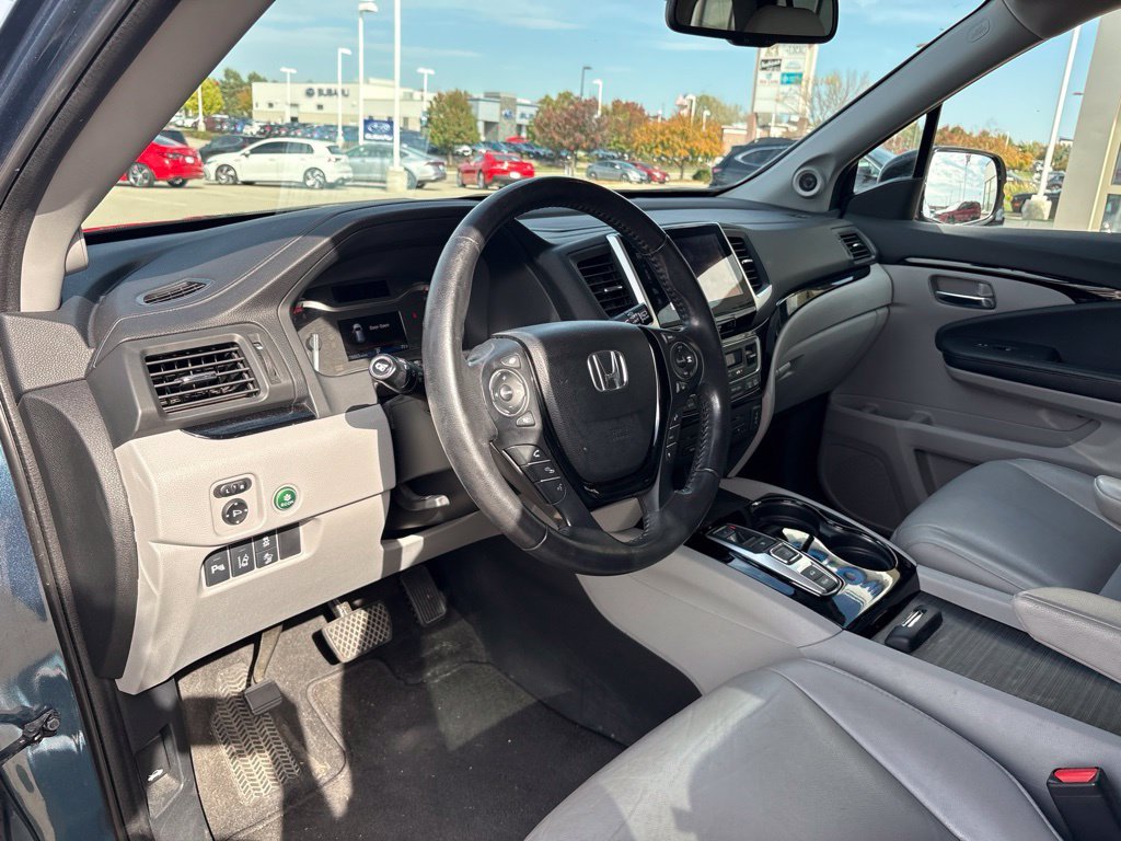 Used 2016 Blue Honda Touring image 11
