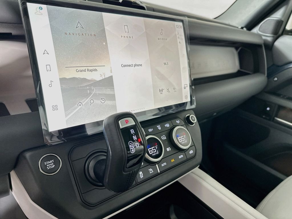 New 2026 Tasman Blue Land Rover S image 21