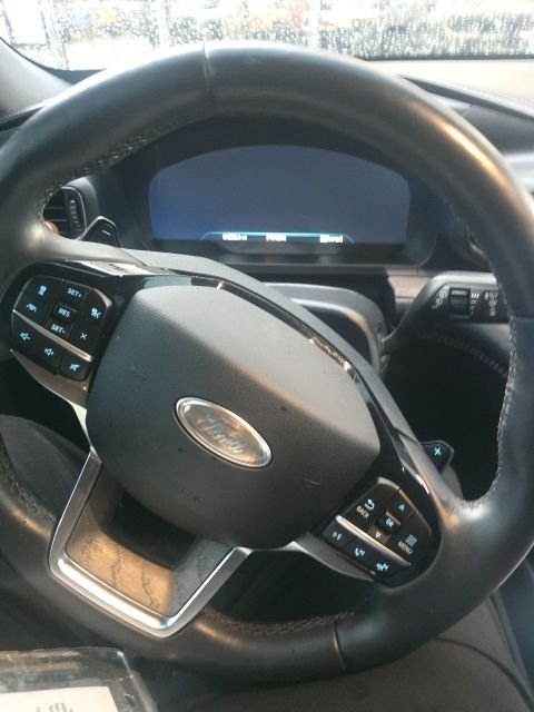 Used 2021 Black Ford Platinum image 9