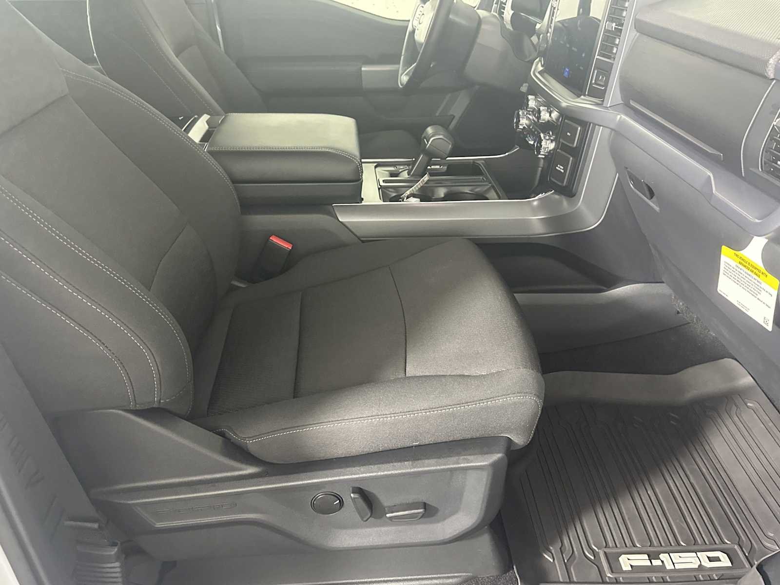 2025 Ford F-150 XLT - Photo 12