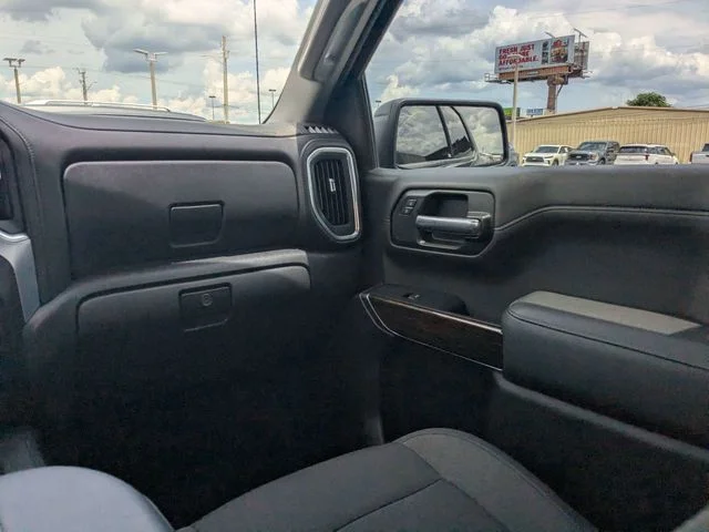 Used 2021 Black GMC Elevation image 15