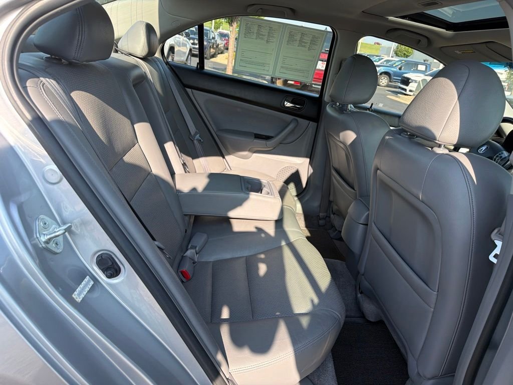 Used 2005  Acura Base image 21