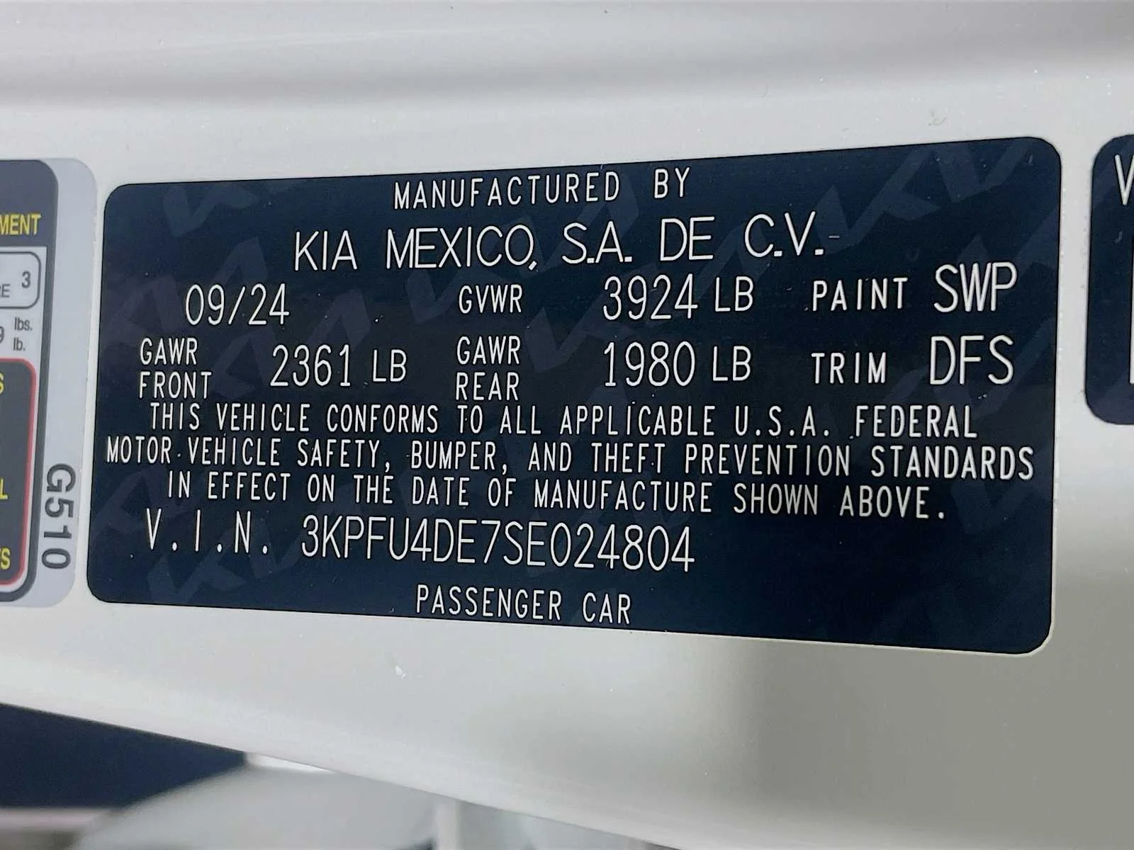 Used 2025 Snow White Pearl Kia EX image 28