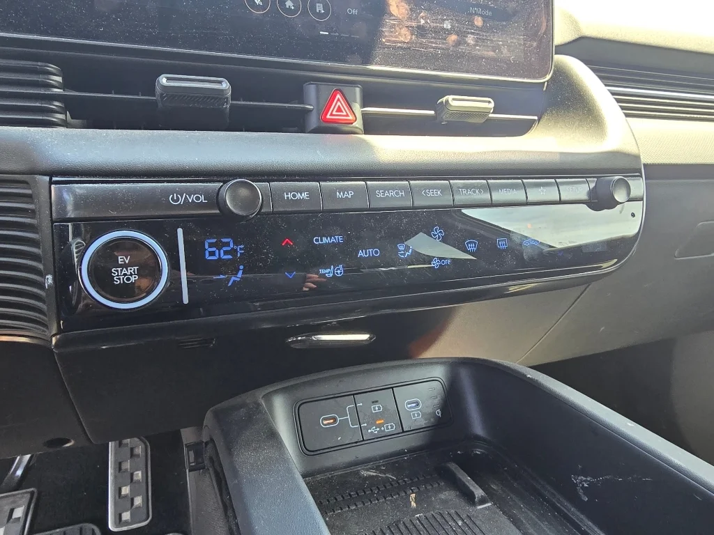 Used 2025 Atlas White Hyundai Base (A1) image 20