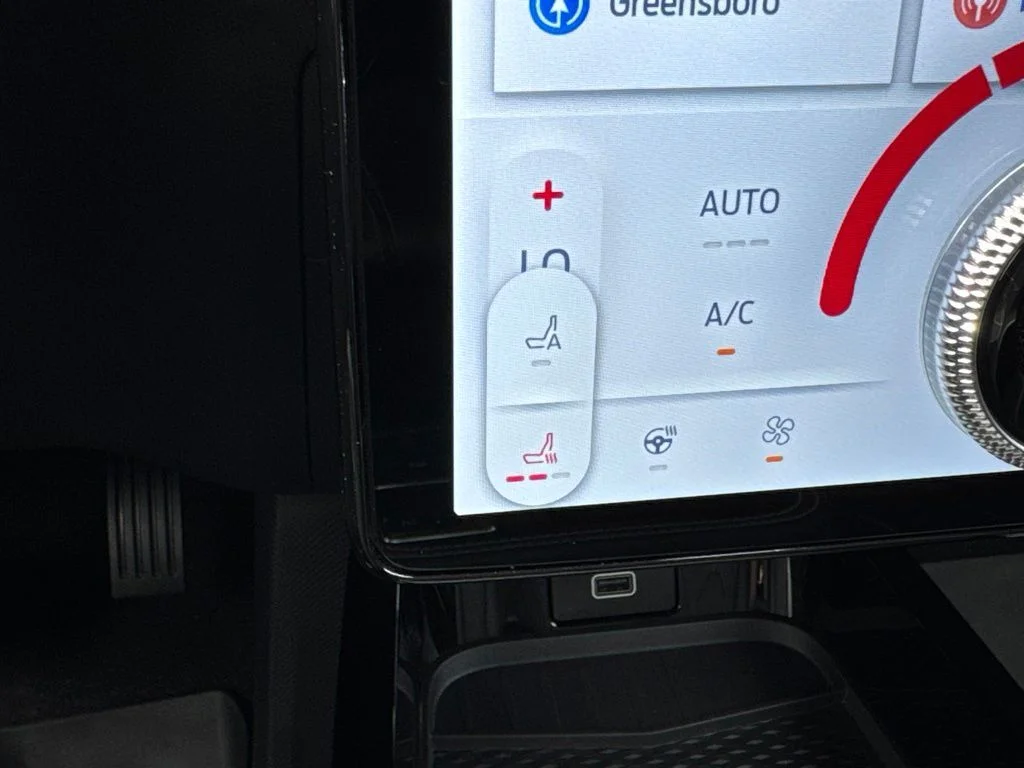 Used 2025 White Ford Select image 23
