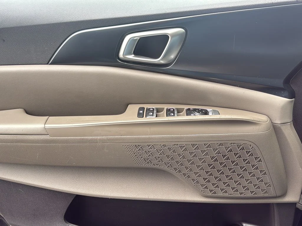 Used 2025 Blue Kia LXS image 34