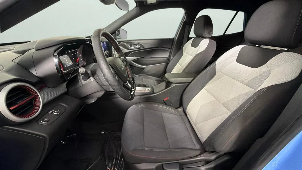 Used 2024 Fountain Blue Chevrolet 1RS image 17