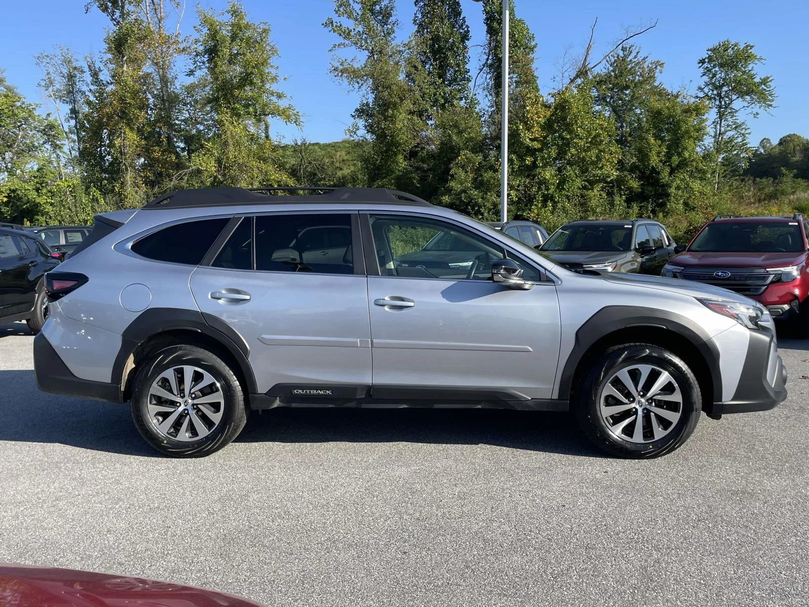 Used 2024 Ice Silver Metallic Subaru Premium image 28