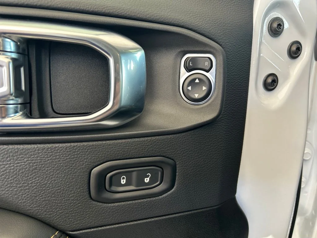 Used 2025 White Jeep Sahara image 42