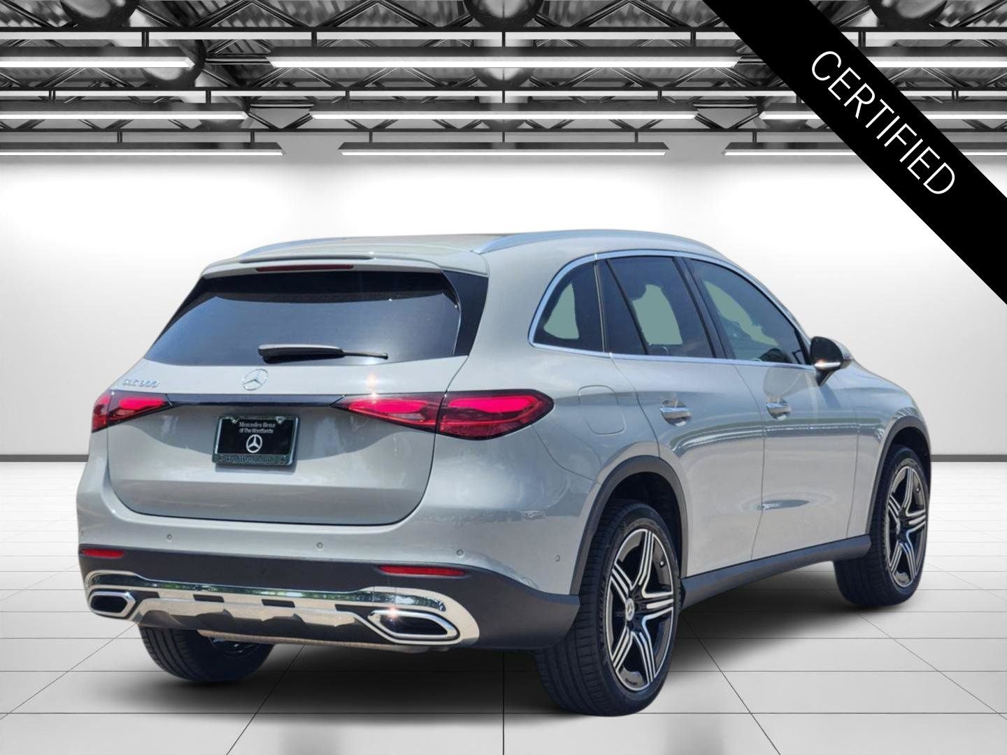 Certified Used 2026 MANUFAKTUR Alpine Gray Mercedes-Benz GLC 300 image 9