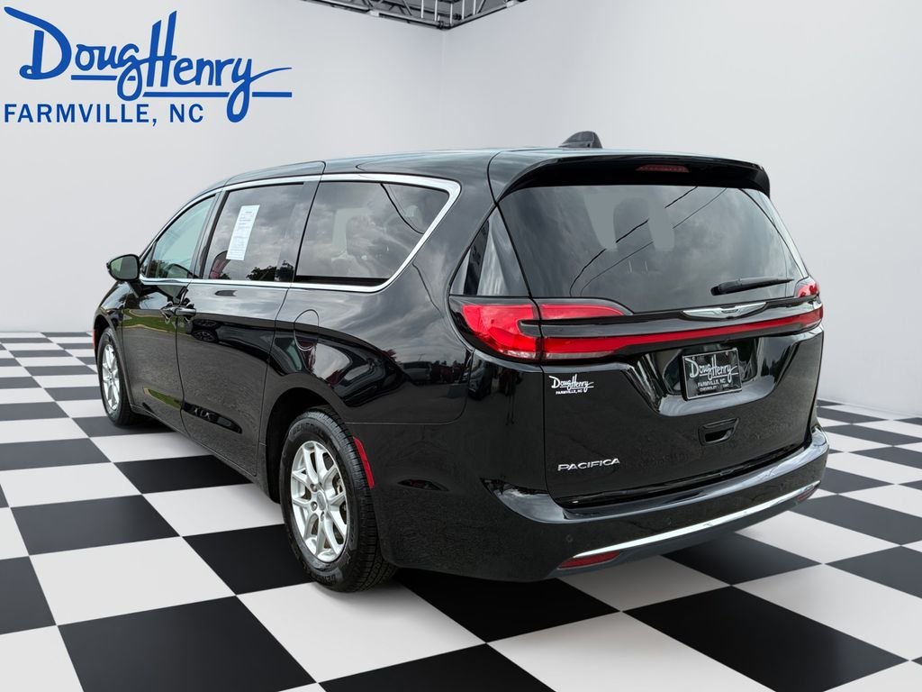 Used 2024 Black Chrysler Touring L image 3