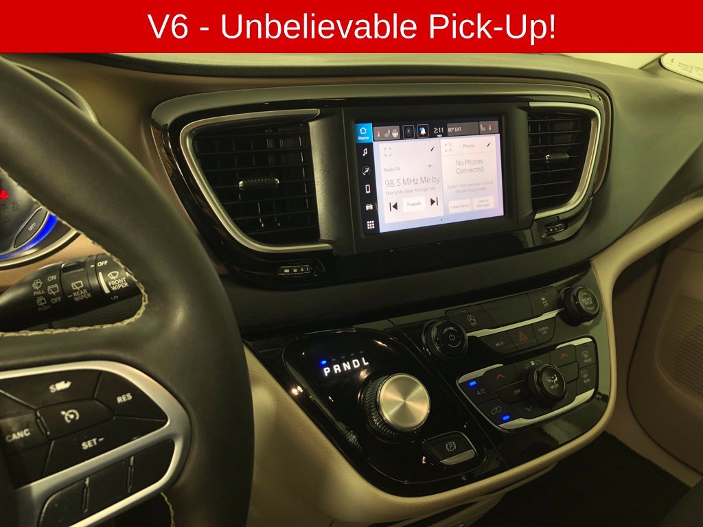 Used 2023 White Chrysler LX image 3