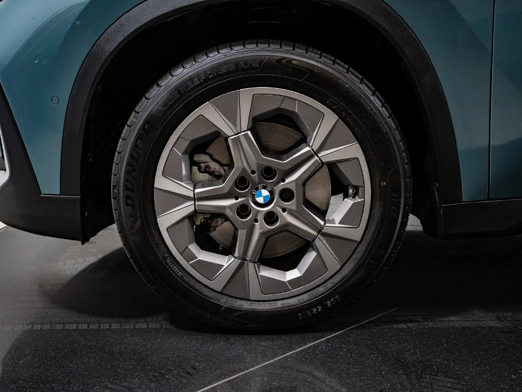 Used 2023 Cape York Green Metallic BMW xDrive28i image 13