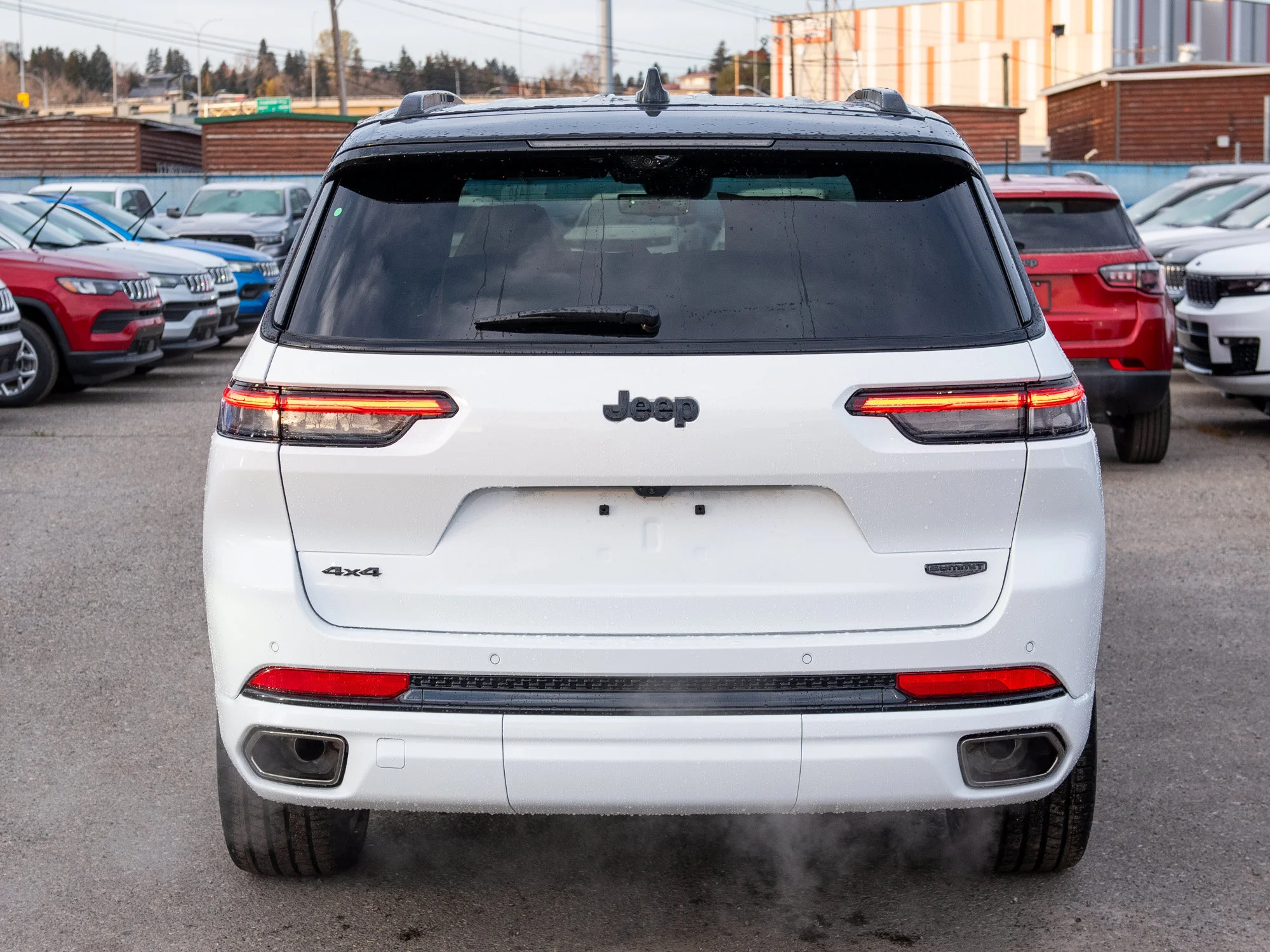 Used 2025 White Jeep Summit Reserve* image 4
