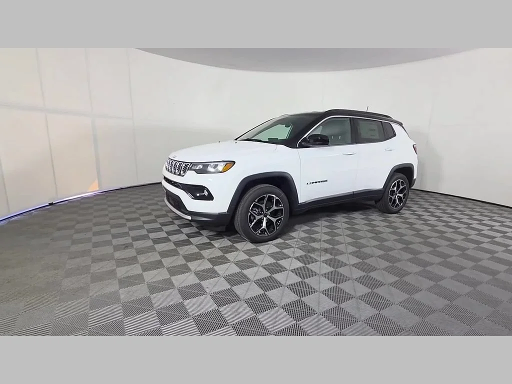 New 2026 Bright White Clear-Coat Exterior Paint Jeep Limited image 35