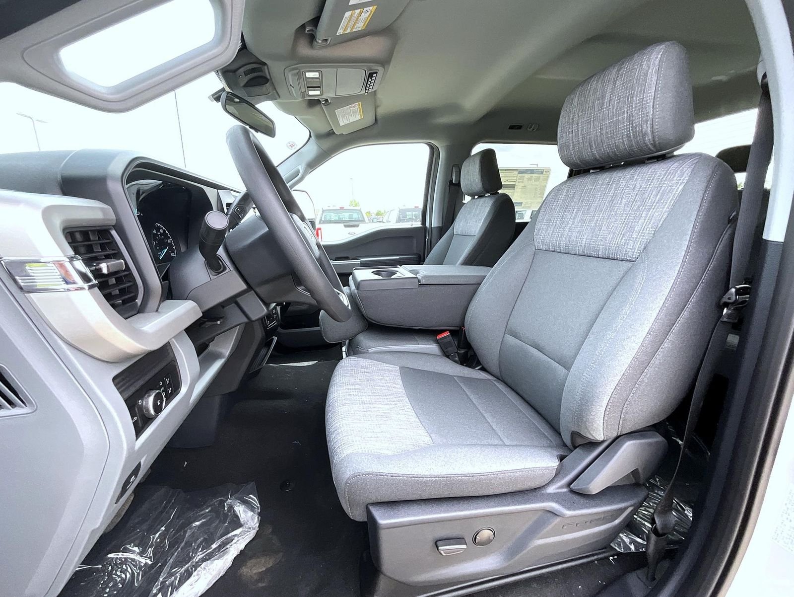 New 2026 Avalanche Ford XLT image 9